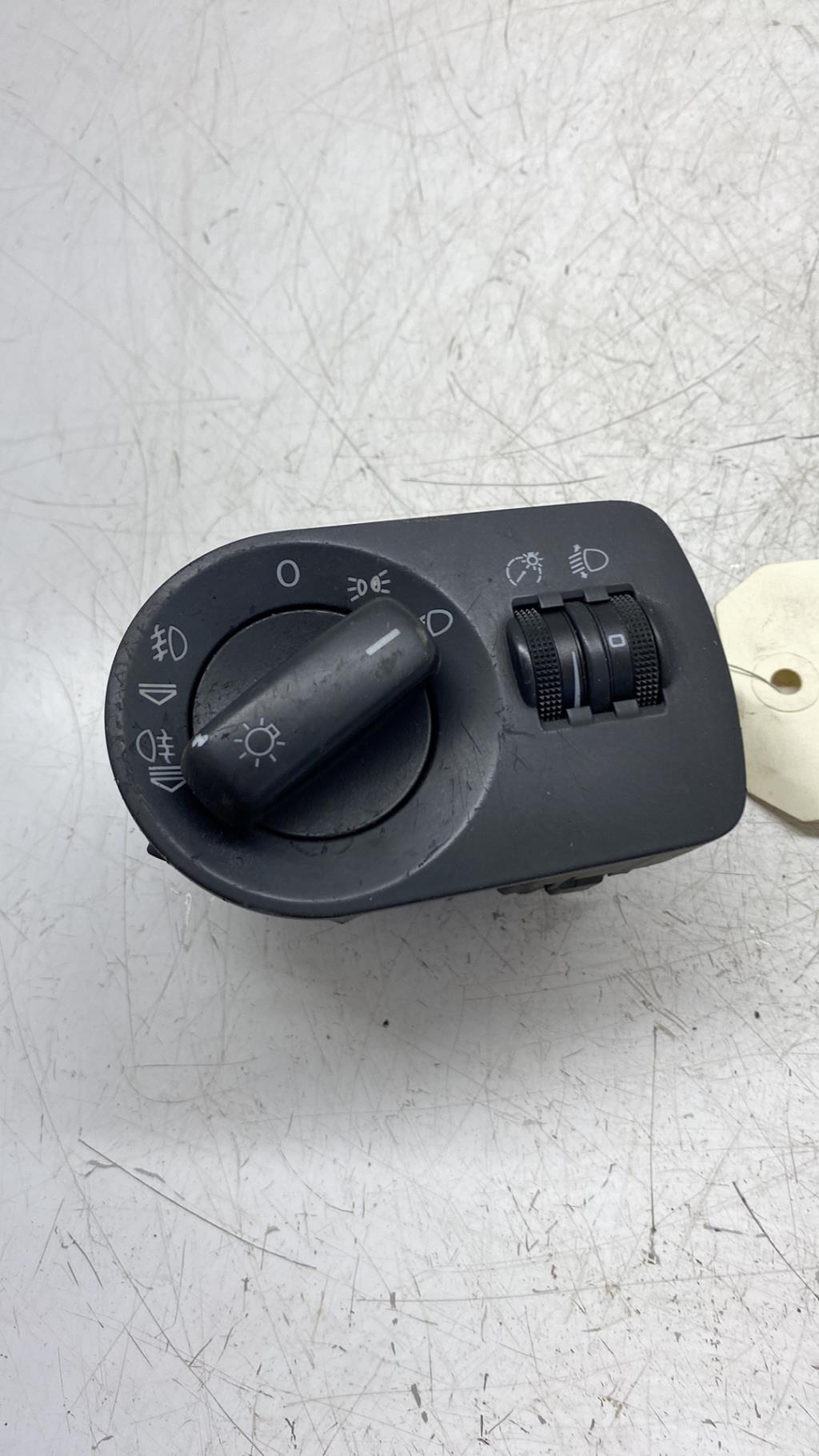 Commande de phare AUDI A3 2 SPORTBACK PHASE 1 Diesel - 1