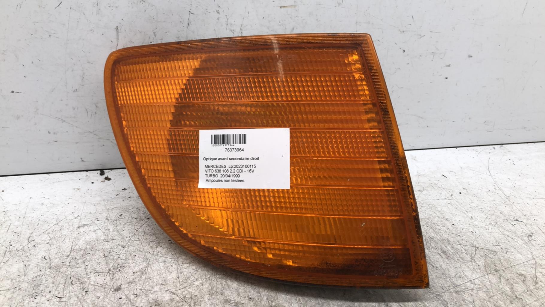 Gruppo ottico anteriore secondario destro (luci)(freccia) MERCEDES VITO 638 Diésel - 1
