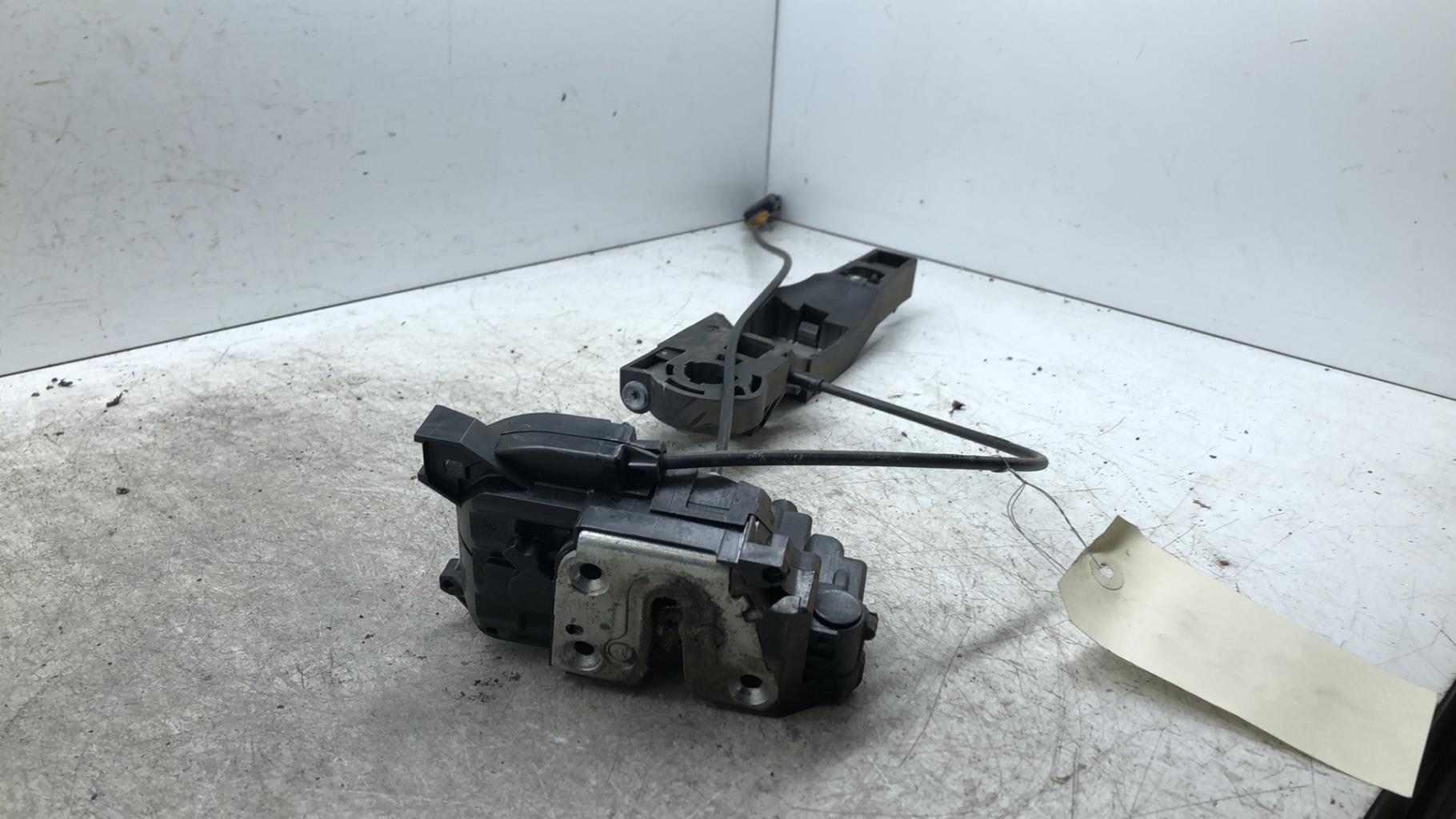 Serrure arriere gauche RENAULT CLIO 3 PHASE 1 Essence - 1