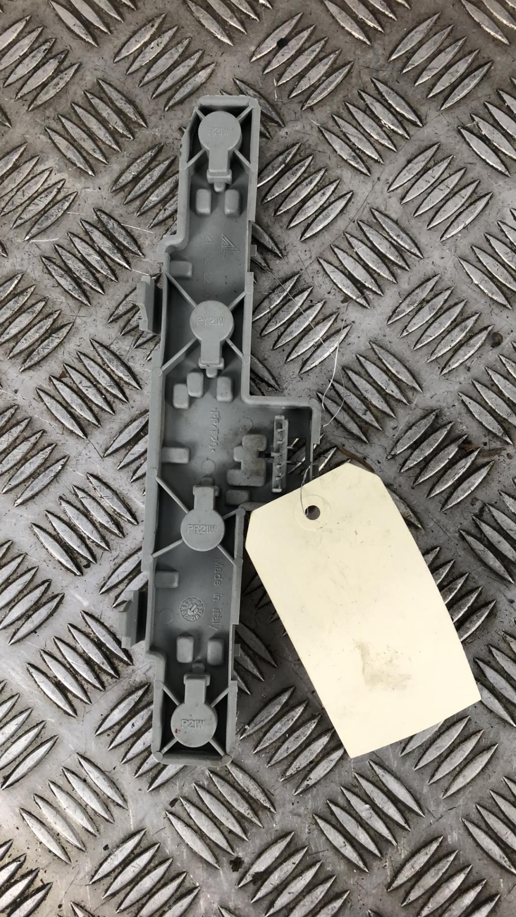 Base portalampade fanale posteriore destro OPEL ZAFIRA B PHASE 1 Diésel - 1