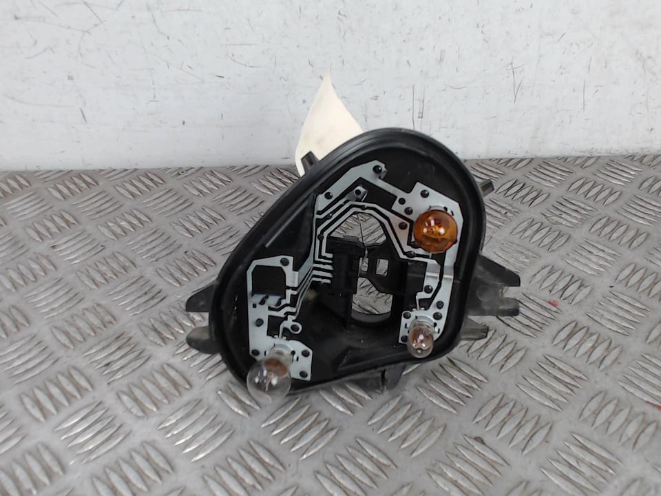 Base portalampade fanale posteriore destro PEUGEOT 208 1 PHASE 1 Diésel - 1