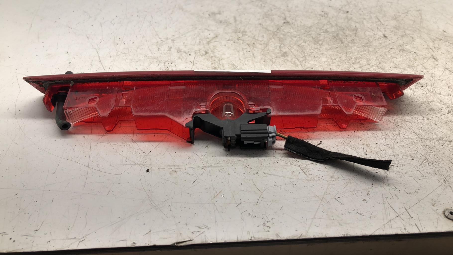 Luce stop centrale RENAULT CLIO 3 PHASE 2 Diésel - 1