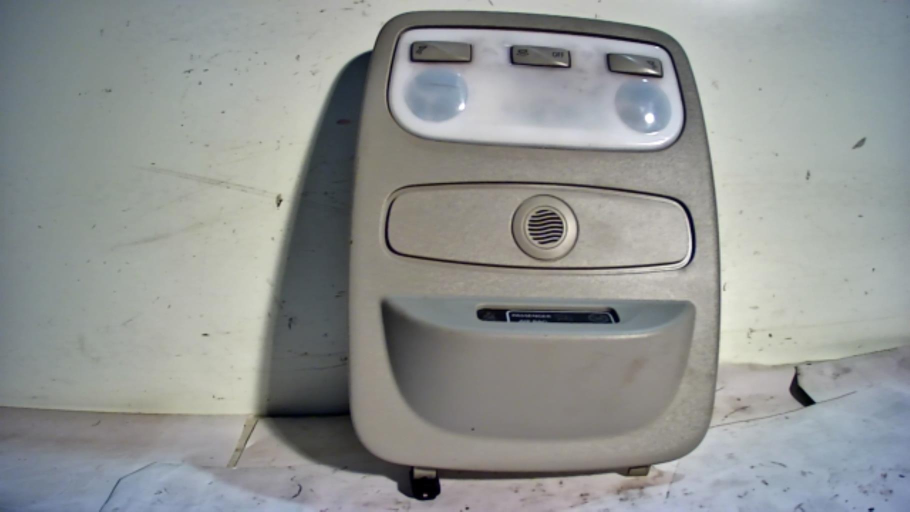 Eclairage de plafonnier RENAULT CLIO 4 PHASE 1 Essence - 1