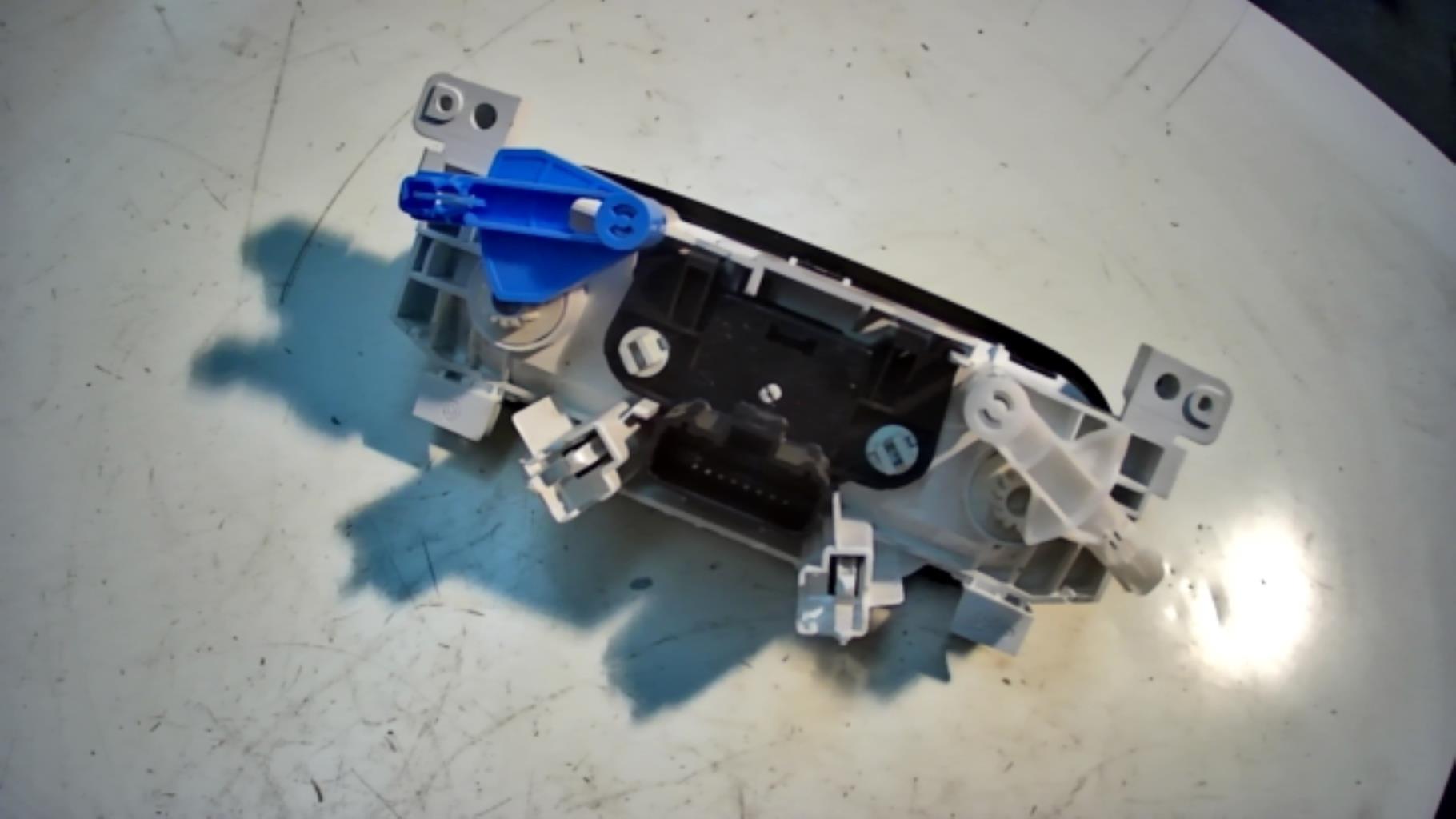 Commande chauffage RENAULT TRAFIC 3 Diesel - 1