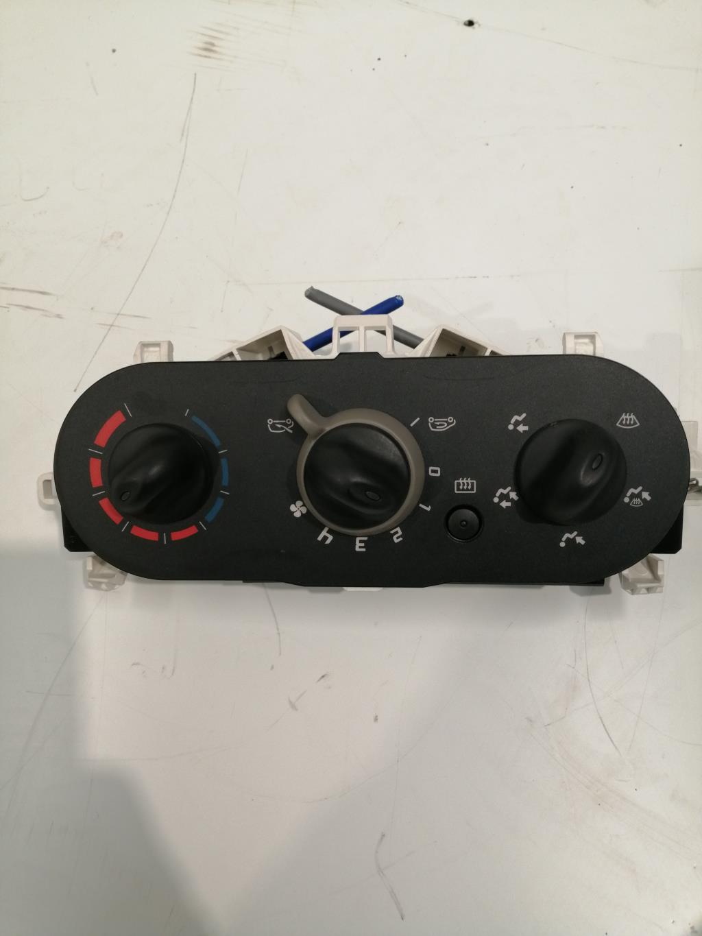Commande chauffage RENAULT TWINGO 2 PHASE 1 Diesel - 1
