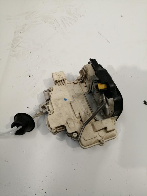 Serrure arriere droit AUDI A4 2 AVANT PHASE 2 BREAK Diesel - 1