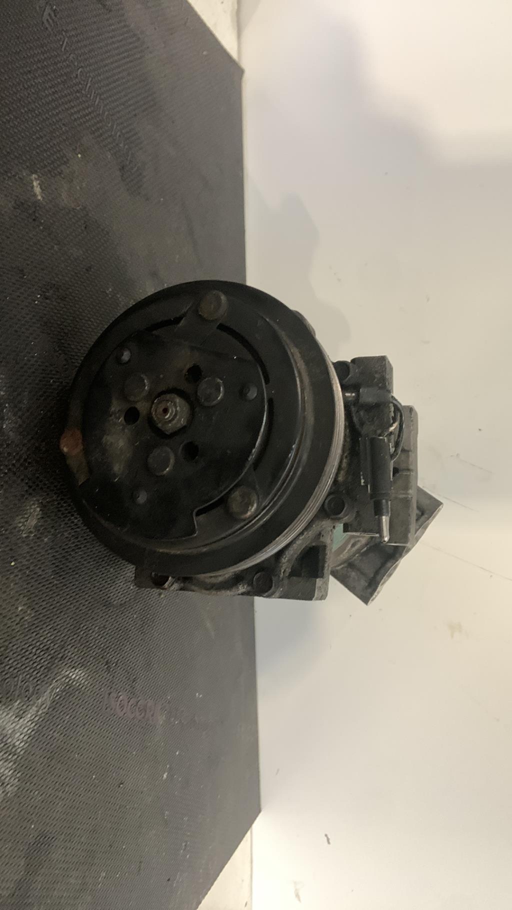 Compresseur clim RENAULT CLIO 2 PHASE 1 Essence - 1