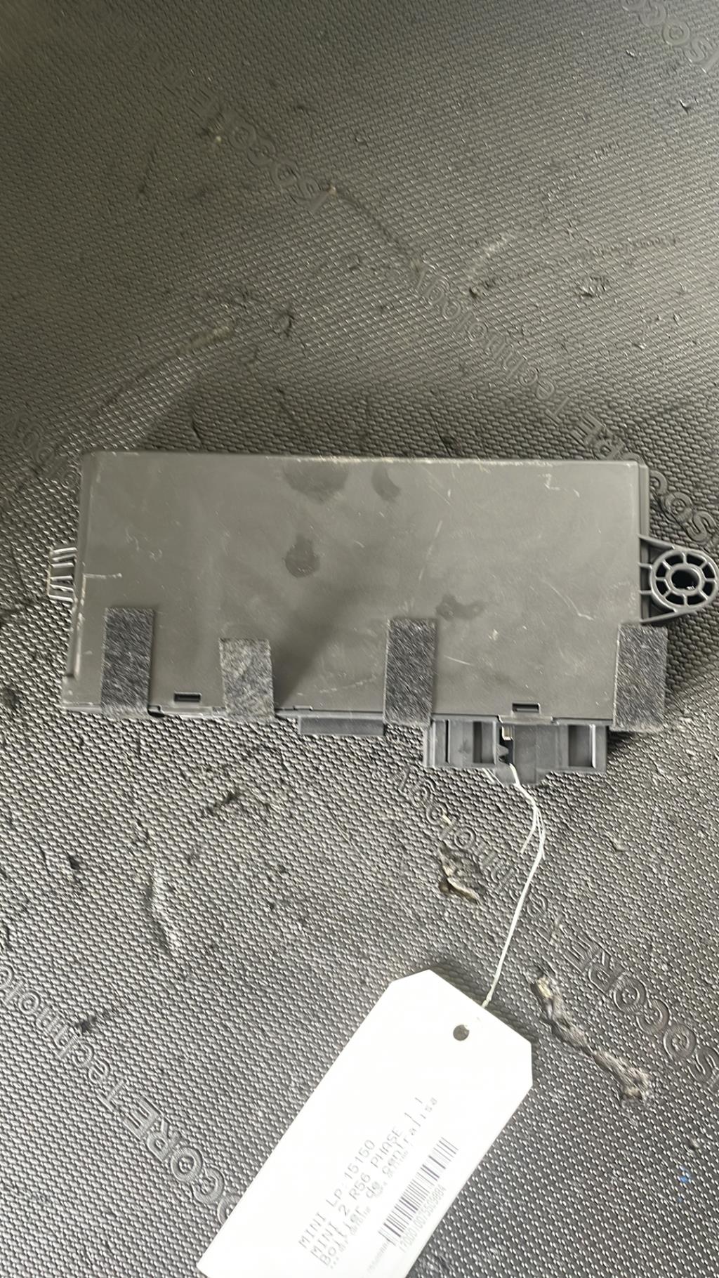 Boitier de centralisation MINI MINI 2 R56 PHASE 1 Essence - 1