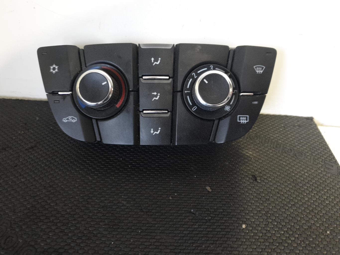 Commande chauffage OPEL MERIVA B PHASE 1 Diesel - 1