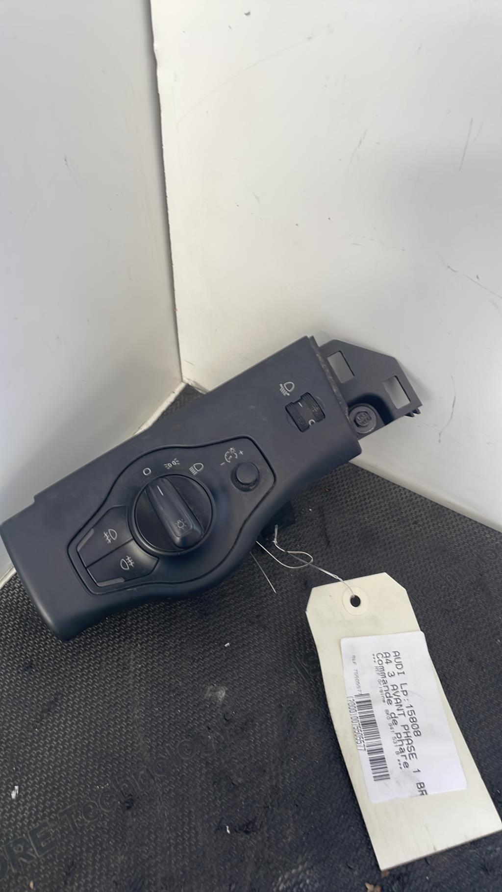 Commande de phare AUDI A4 3 AVANT PHASE 1 BREAK Diesel - 1