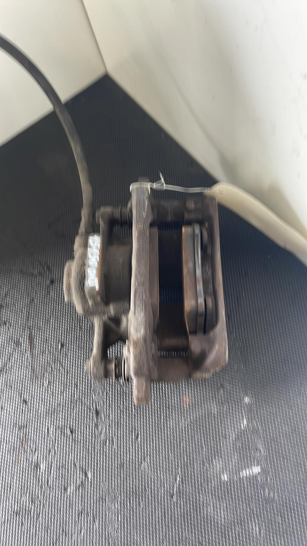 Etrier avant droit (freinage) MINI MINI 2 R56 PHASE 1 Essence - 1