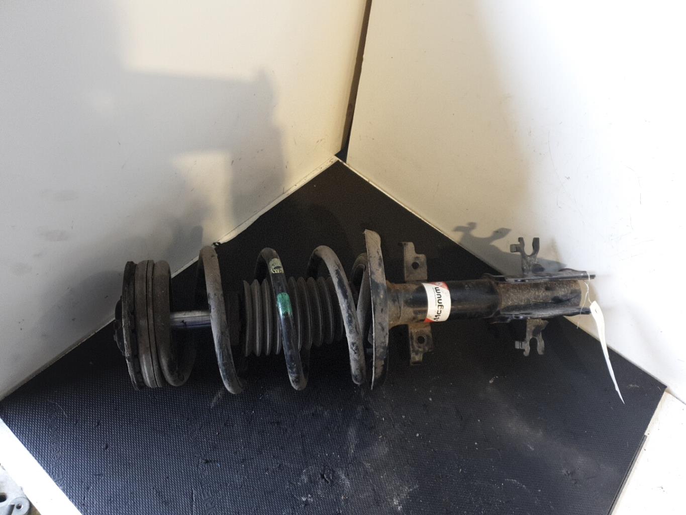 Amortisseur avant gauche RENAULT LAGUNA 3 PHASE 1 BREAK Diesel - 1
