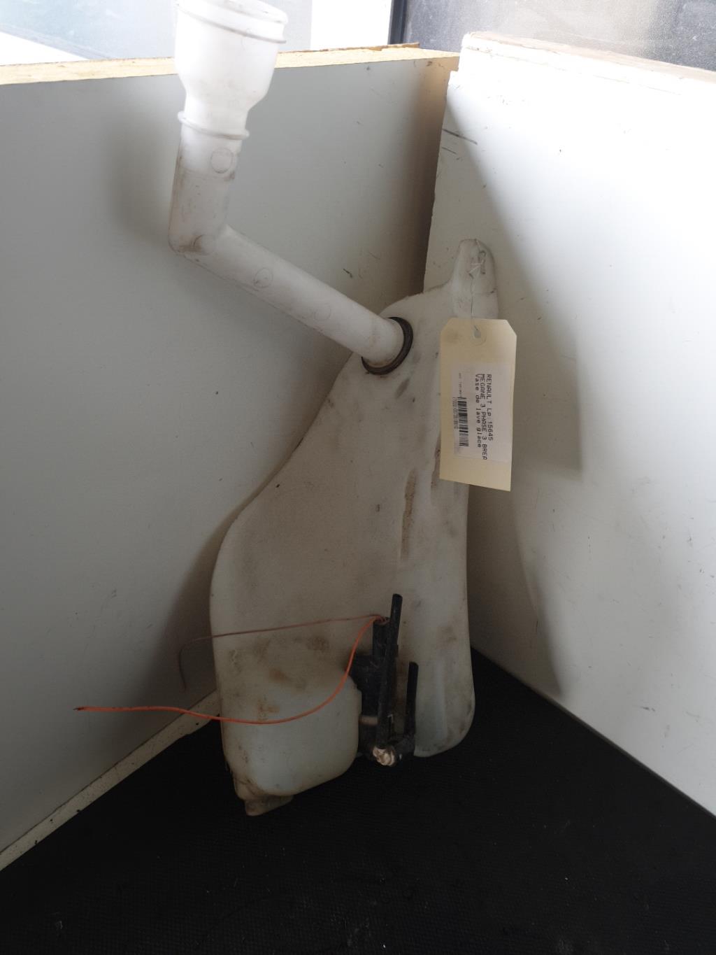 Vase de lave glace RENAULT MEGANE 3 PHASE 3 BREAK Diesel - 1