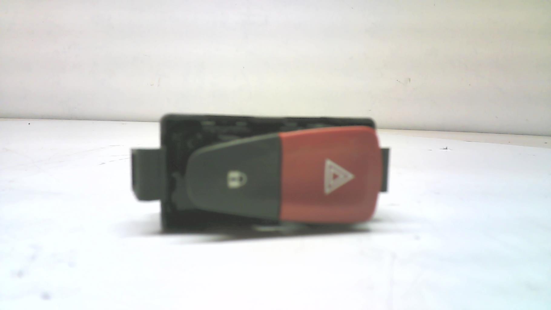 Bouton de warning RENAULT SCENIC 3 PHASE 1  - 1