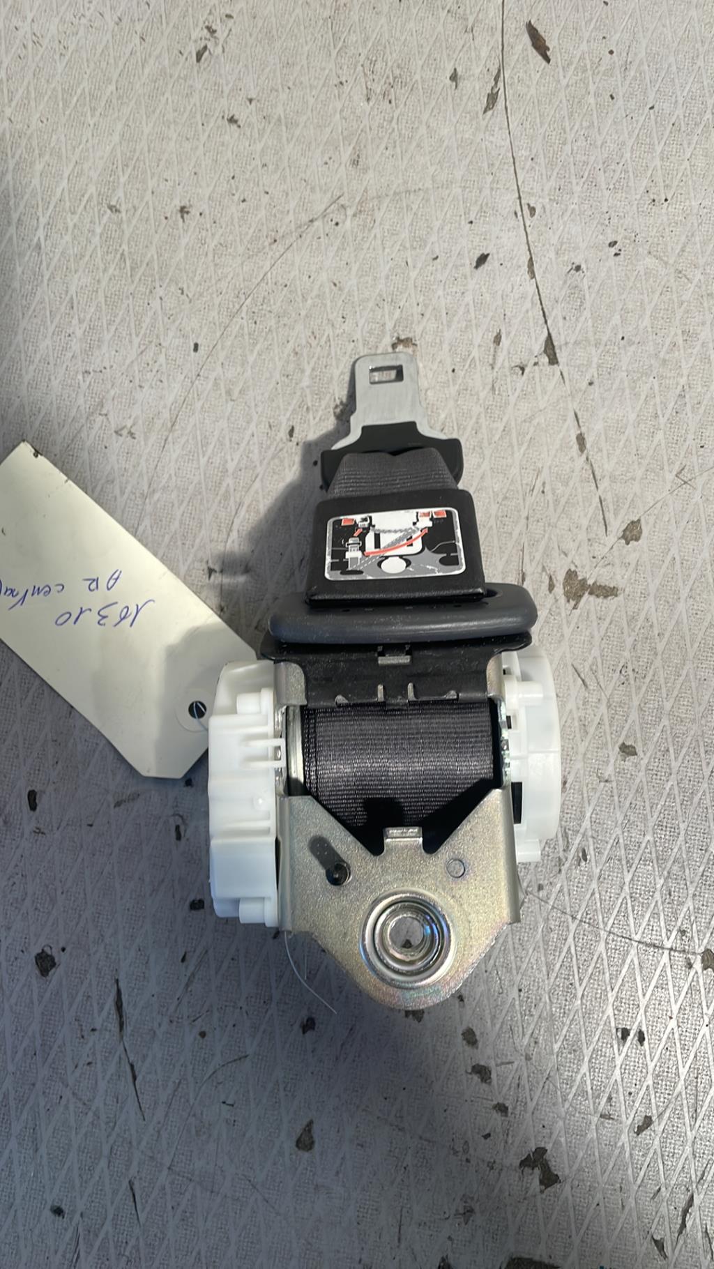 Ceinture arriere centrale RENAULT CLIO 3 PHASE 1 BREAK  - 1
