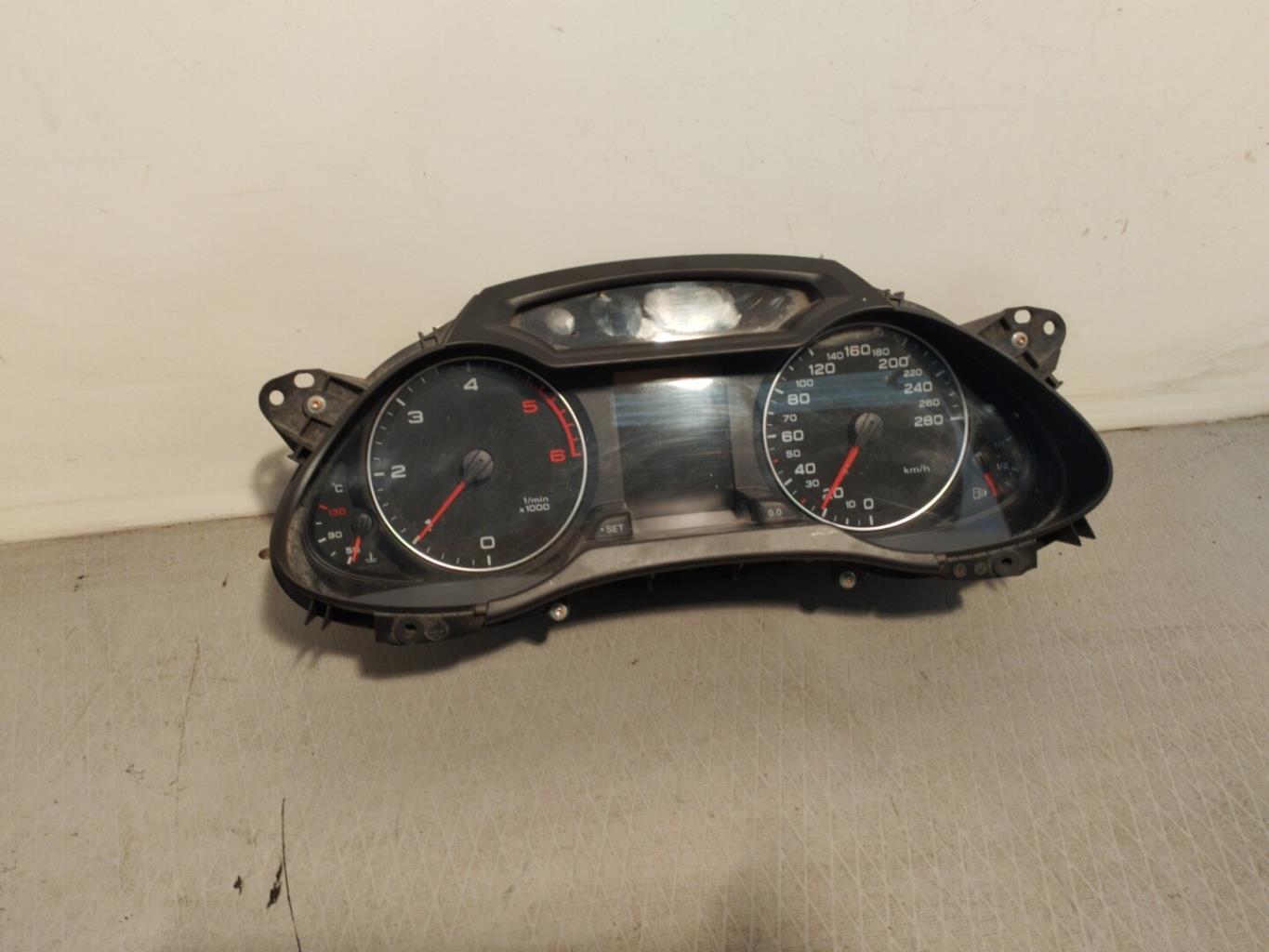 Compteur AUDI A4 3 AVANT PHASE 1 BREAK Diesel - 1