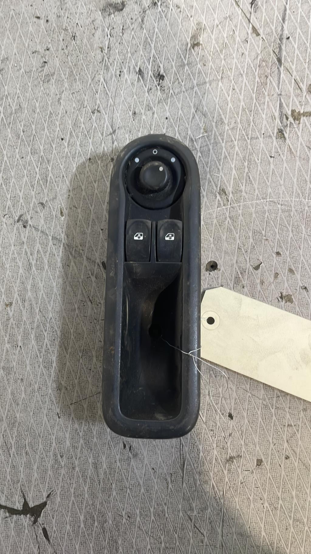 Interrupteur de leve vitre RENAULT CLIO 3 PHASE 1 Diesel - 1