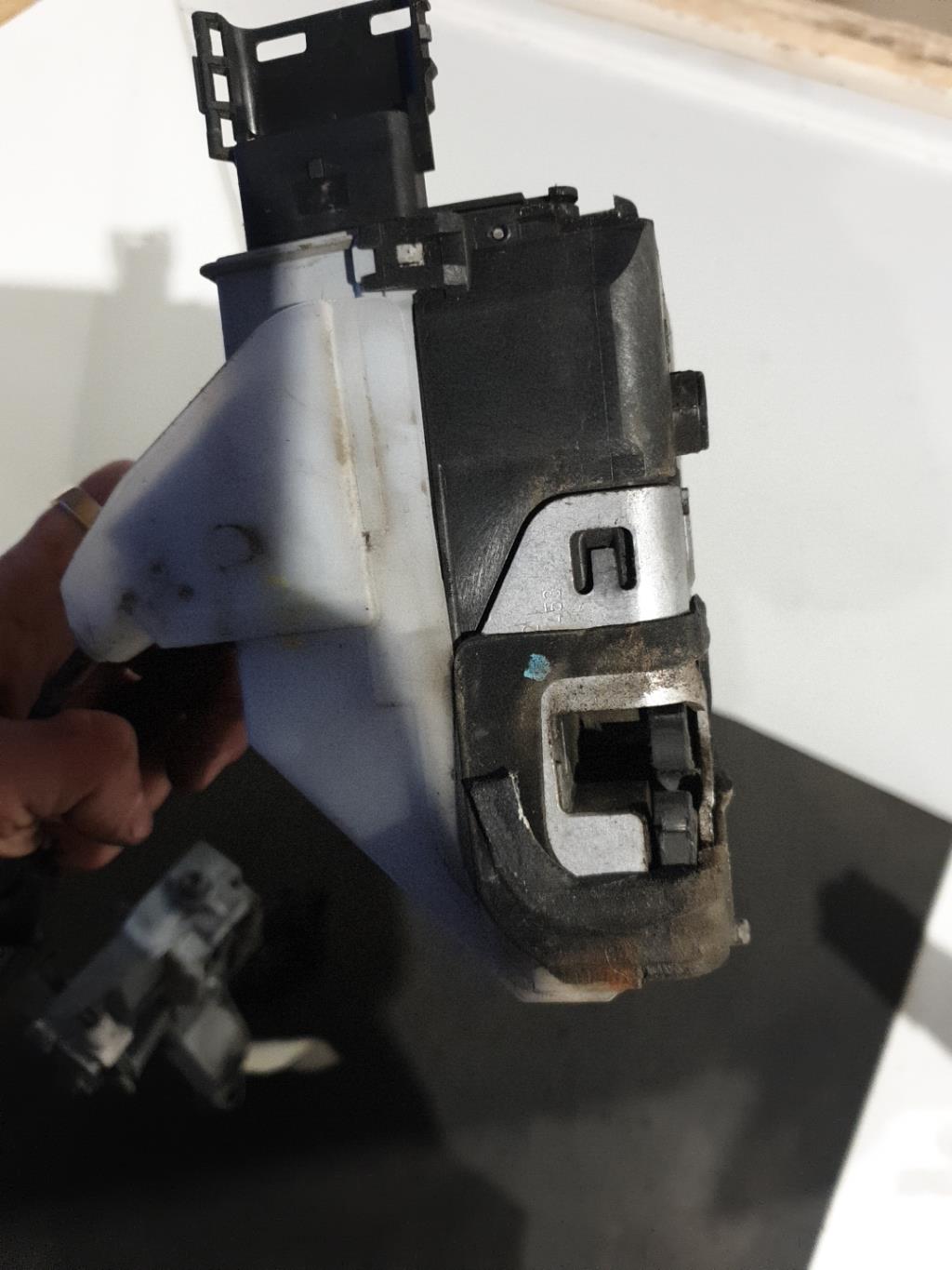 Serrure arriere gauche CITROEN C5 2 Diesel - 1