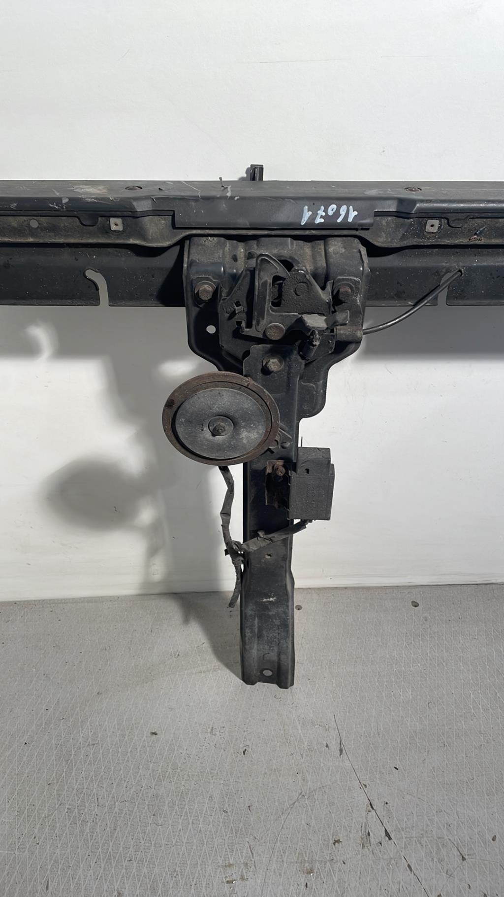 Traverse superieure HYUNDAI TRAJET Diesel - 1