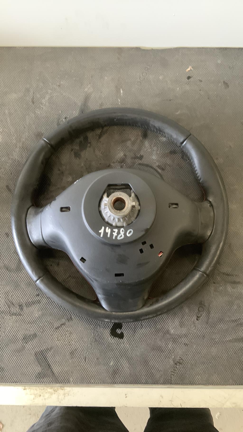 Volant RENAULT CLIO 4 PHASE 1 BREAK Essence - 1