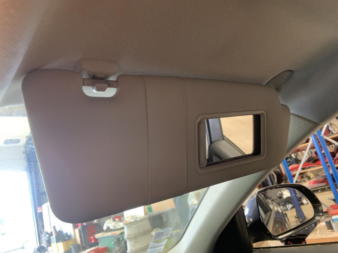 Pare soleil droit AUDI A4 3 AVANT PHASE 1 BREAK Diesel - 1