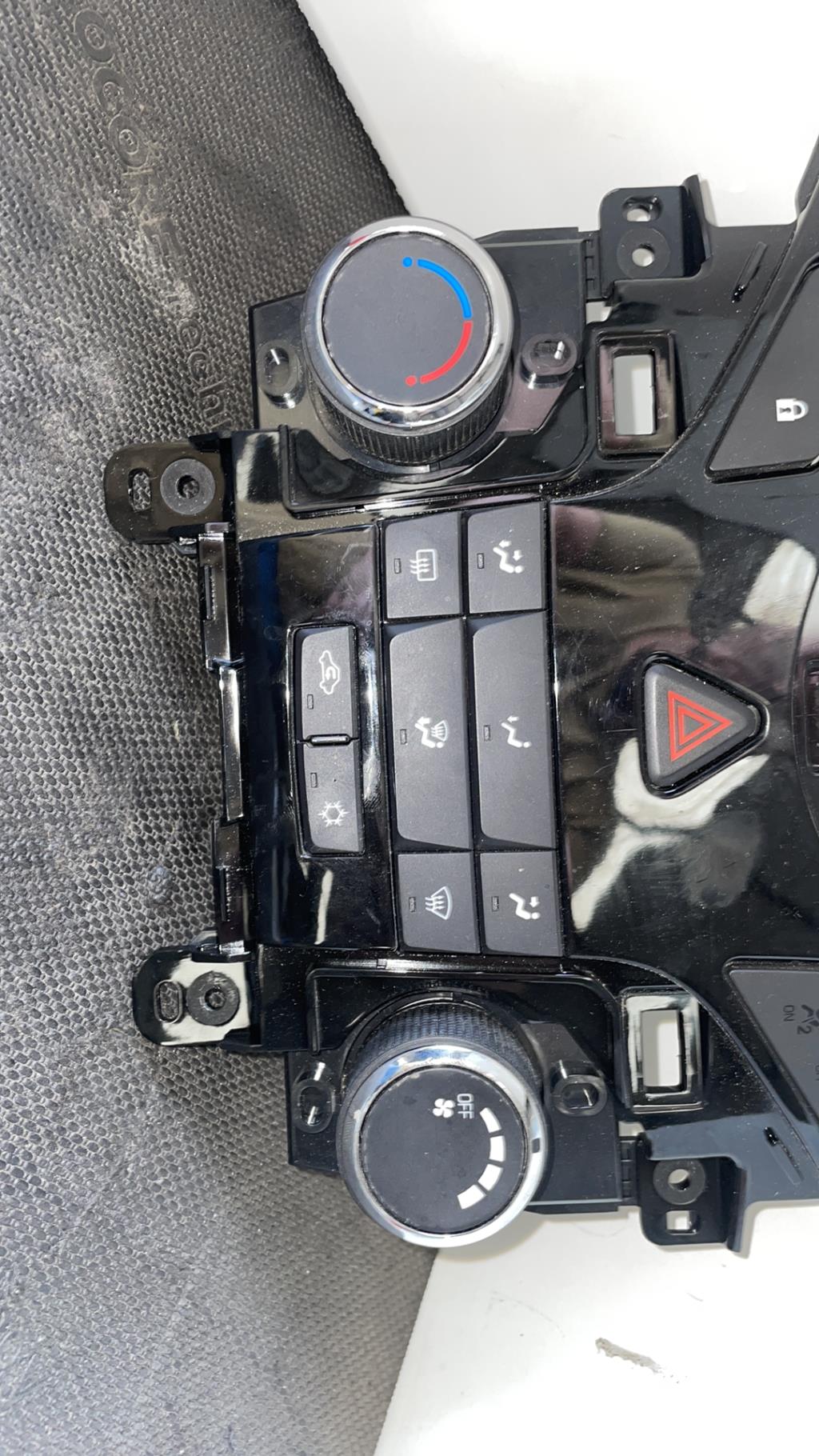 Commande chauffage CHEVROLET CRUZE PHASE 1 Essence - 1