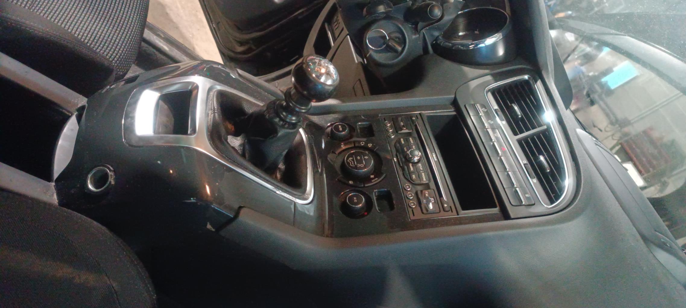 Tableau de bord PEUGEOT 5008 1 PHASE 1 Diesel - 1
