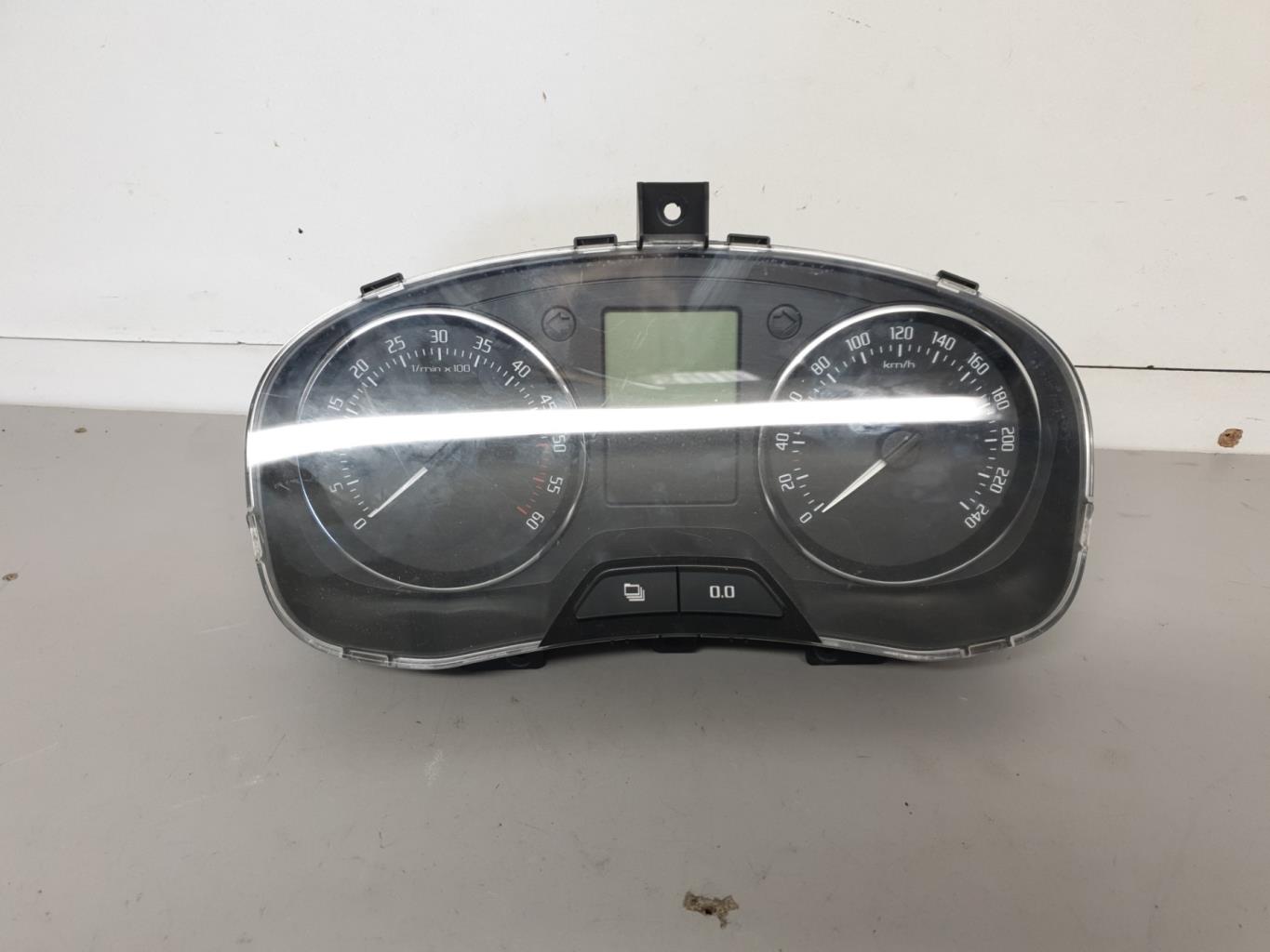 Compteur SKODA FABIA 2 PHASE 2 Diesel - 1