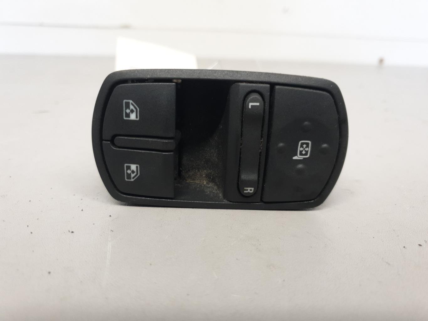 Interrupteur de leve vitre OPEL CORSA D PHASE 1 Diesel - 1