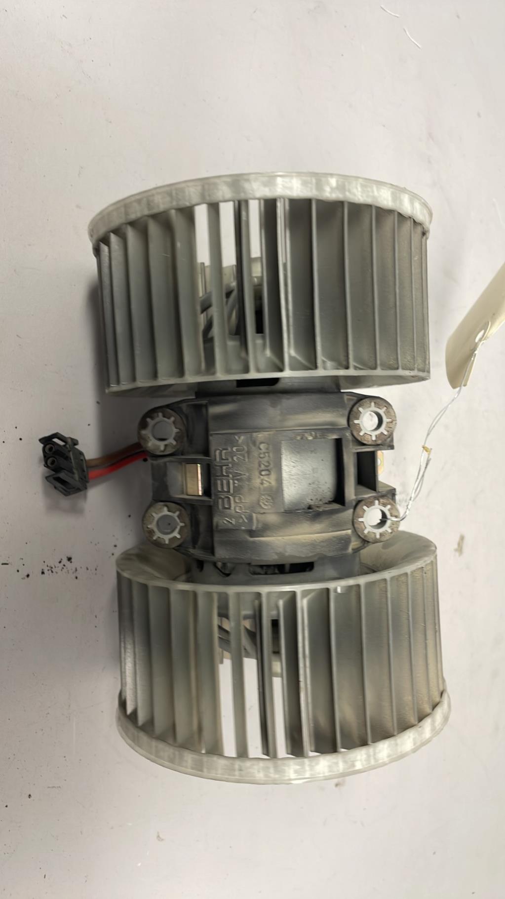 Pulseur d'air BMW X3 E83 PHASE 1 Diesel - 1