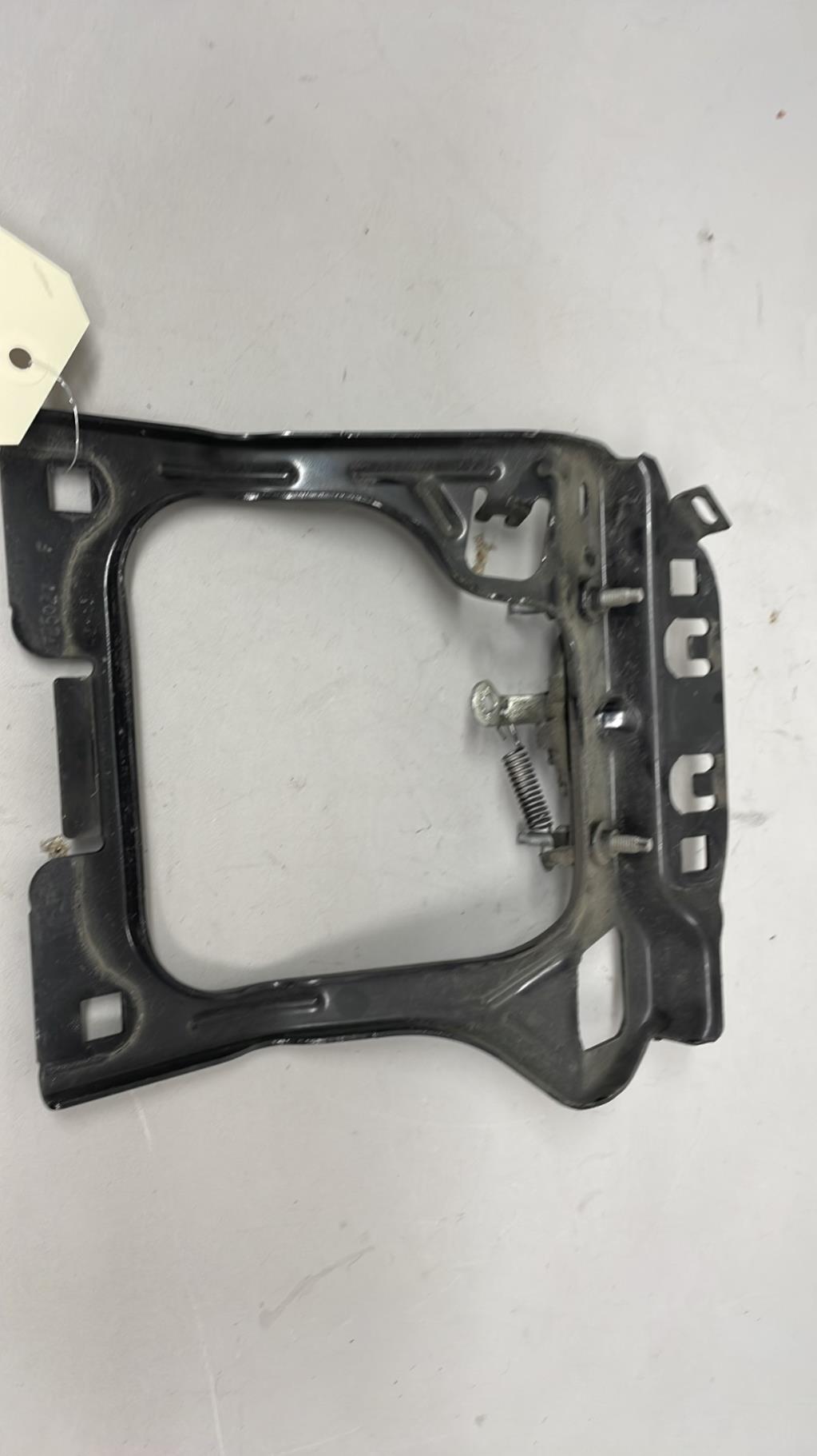 Serrure de capot PEUGEOT 208 1 PHASE 1 Essence - 1