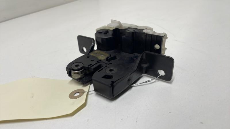 Serrure de hayon RENAULT MEGANE 2 PHASE 2 Diesel - 1