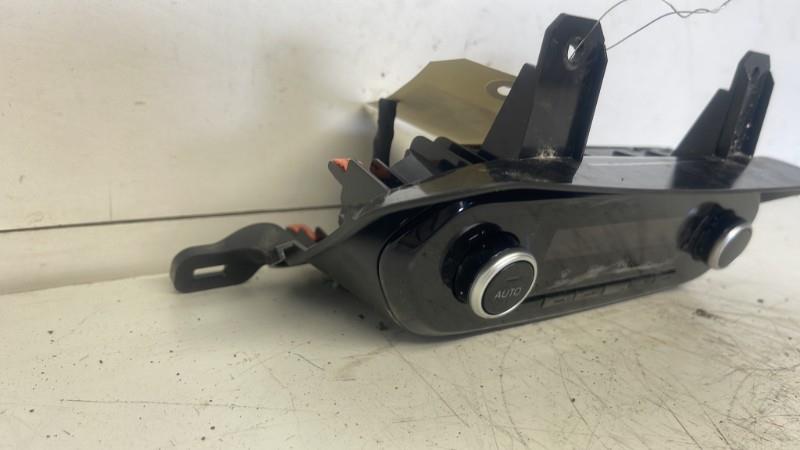 Commande chauffage TOYOTA AYGO X Essence - 1