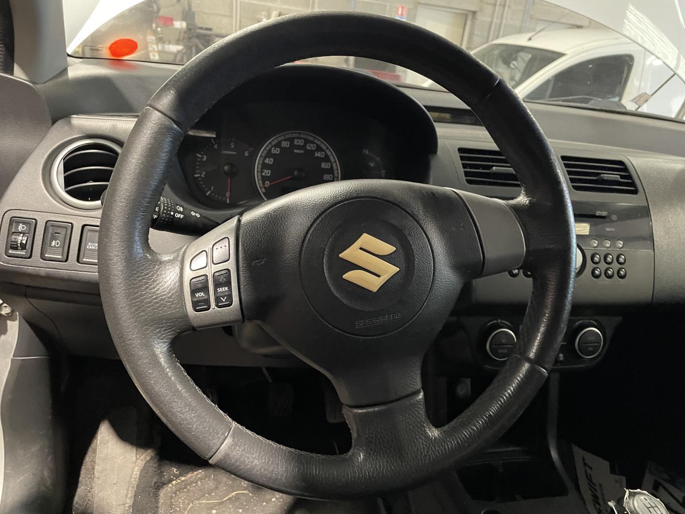 Volant SUZUKI SWIFT 3 Diesel - 1