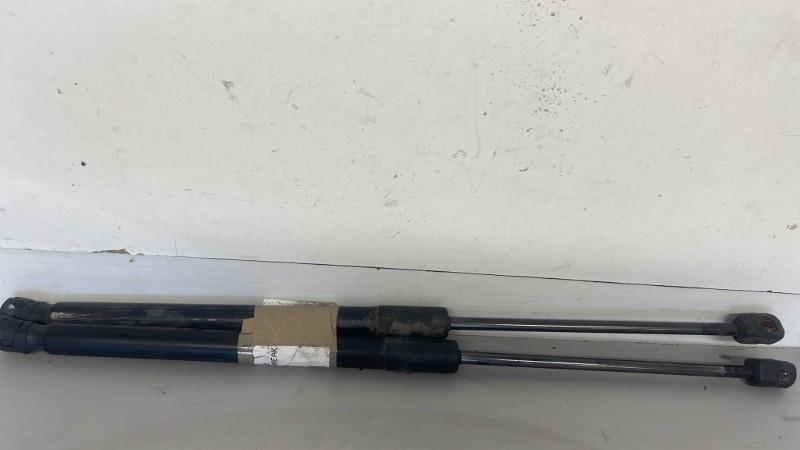 Verin de coffre RENAULT CLIO 3 PHASE 2 BREAK Diesel - 1