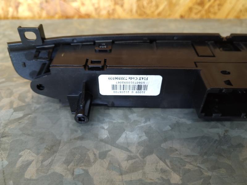 Interruttore luci emergenza FIAT PUNTO EVO 3 Diésel - 1