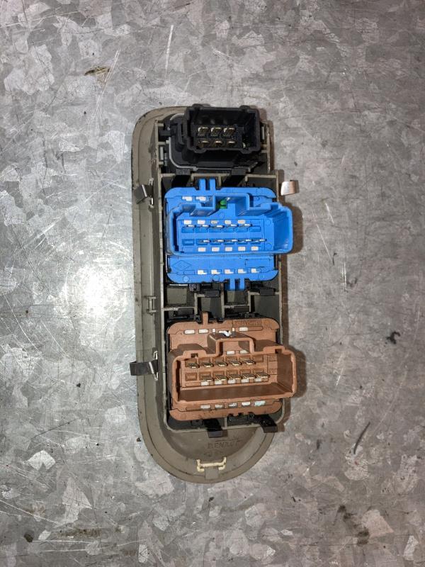 Interruttore lavacristalli anteriore sinistro RENAULT CLIO 3 PHASE 1 Diésel - 1