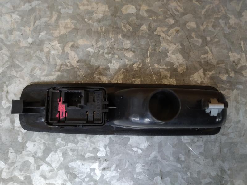 Interruttore lavacristalli posteriore destro RENAULT MEGANE 3 PHASE 1 Diésel - 1