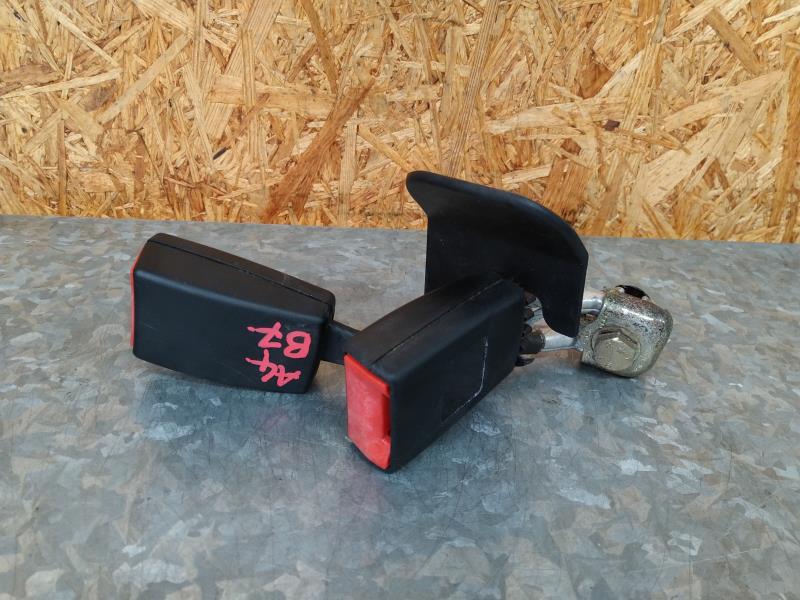 Aggancio cintura sicurezza posteriore sinistro AUDI A4 2 PHASE 2 Diésel - 1
