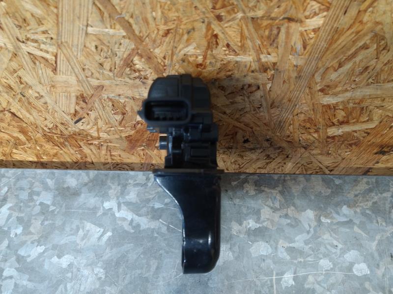 Serrure de coffre RENAULT CLIO 4 PHASE 1 Diesel - 1