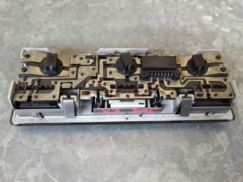 Eclairage de plafonnier BMW X3 E83 PHASE 1 Diesel - 1
