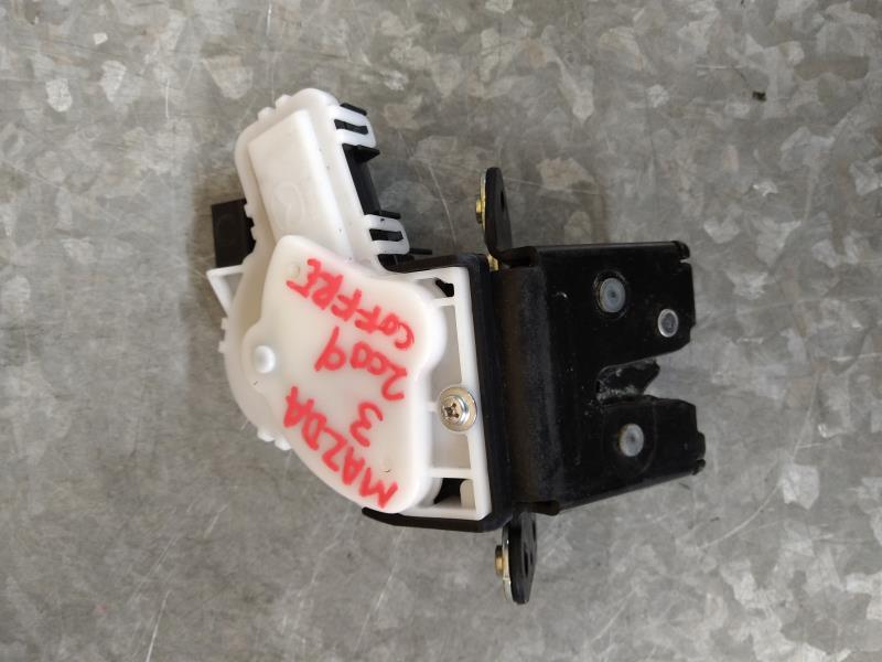 Serrure de coffre MAZDA 3 2 PHASE 1 Diesel - 1