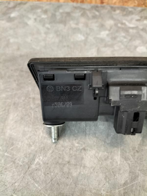 Bouton de coffre VOLKSWAGEN GOLF PLUS PHASE 2 Diesel - 1