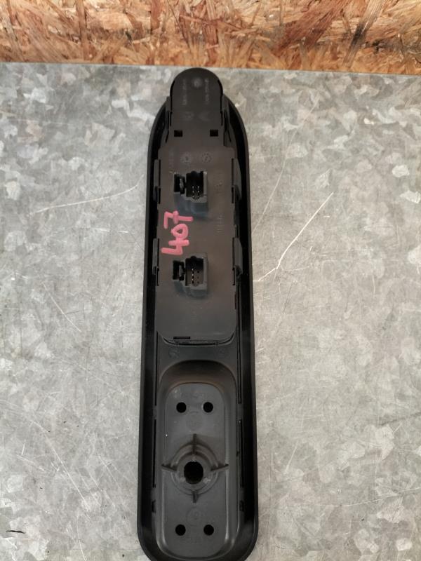 Interruttore lavacristalli anteriore sinistro PEUGEOT 407 PHASE 1 BREAK Diésel - 1