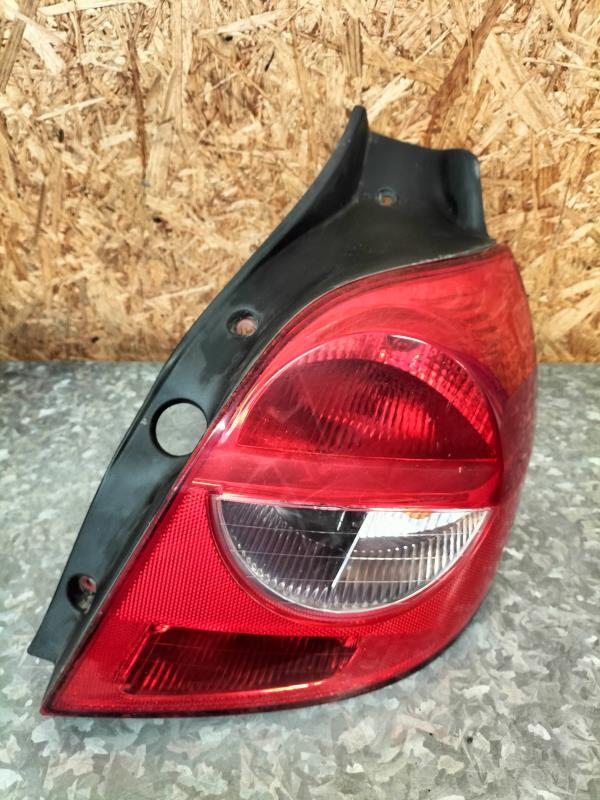 Fanale posteriore principale destro (luci) RENAULT CLIO 3 PHASE 1 Diésel - 1