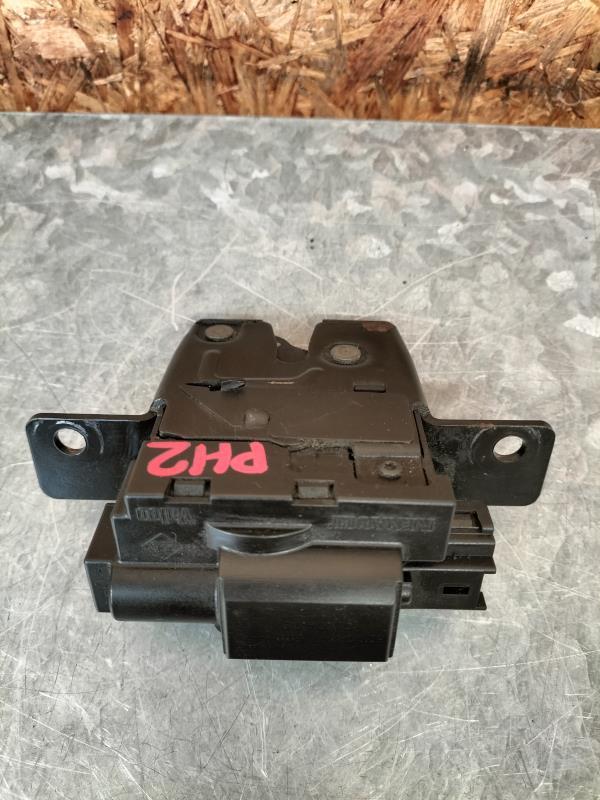 Serrure de coffre RENAULT CLIO 3 PHASE 2 Diesel - 1