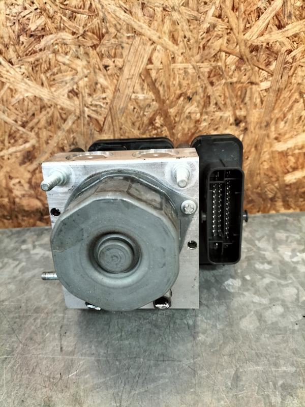 Blocco ABS (antibloccaggio freni) RENAULT CLIO 4 PHASE 1 Diésel - 1