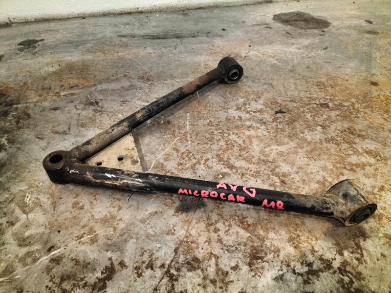 Triangle inferieur avant gauche MICROCAR M8 QUADRICYCLE LEGER Diesel - 1