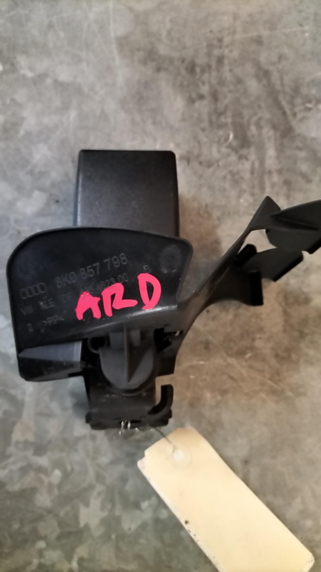 Aggancio cintura sicurezza posteriore destro AUDI A4 3 AVANT PHASE 1 BREAK Diésel - 1