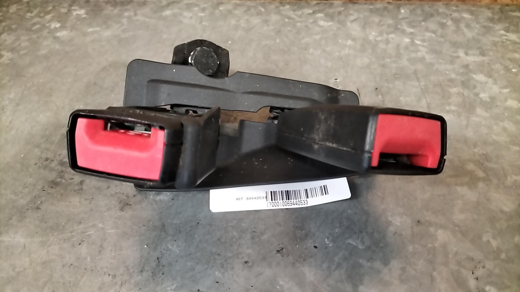Aggancio cintura sicurezza posteriore sinistro AUDI A4 3 AVANT PHASE 1 BREAK Diésel - 1